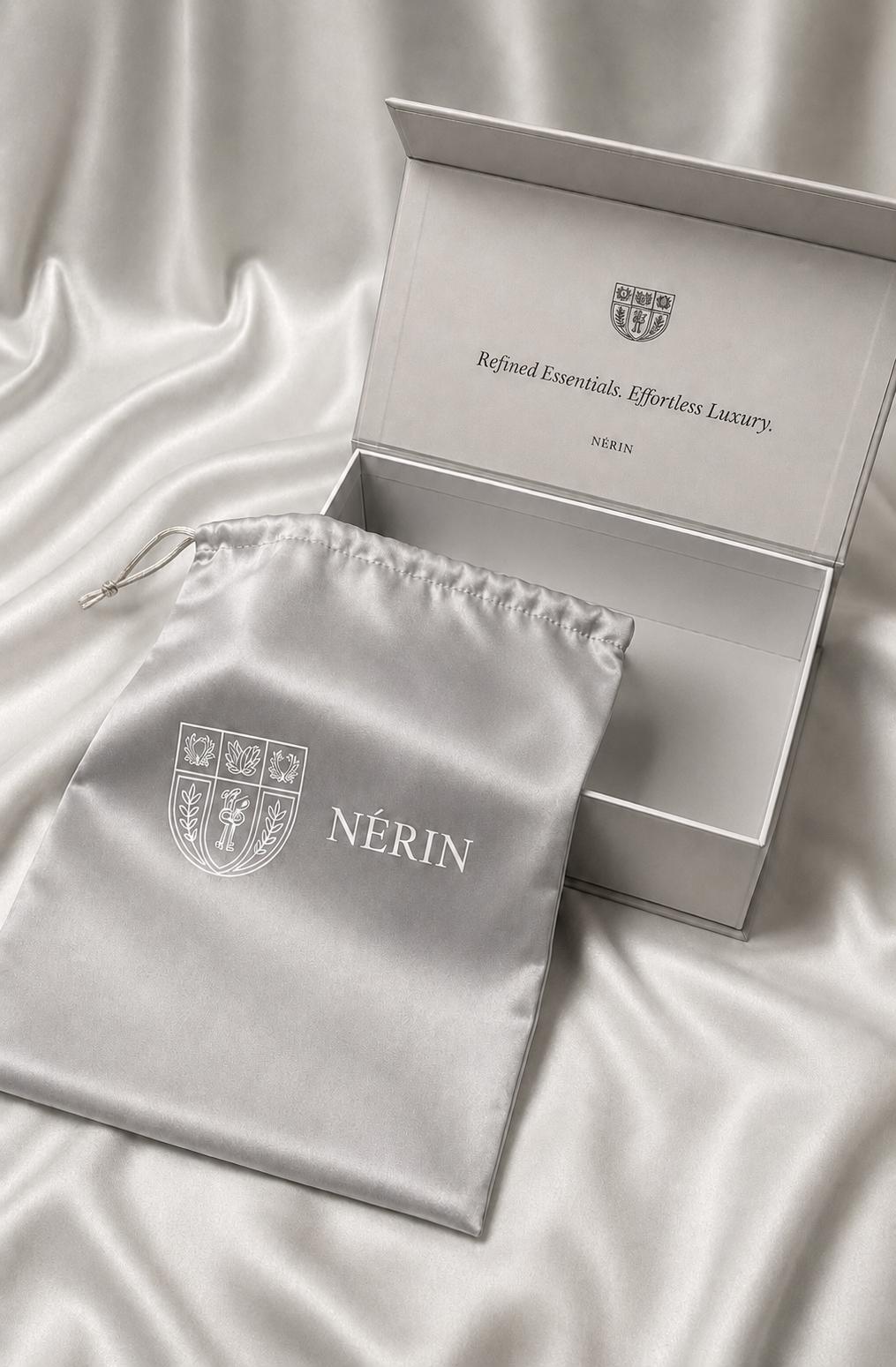 NÈRIN - Veloursleder Yacht Loafer. Für Männer, die kein Logo brauchen um zu wissen was sie tragen.