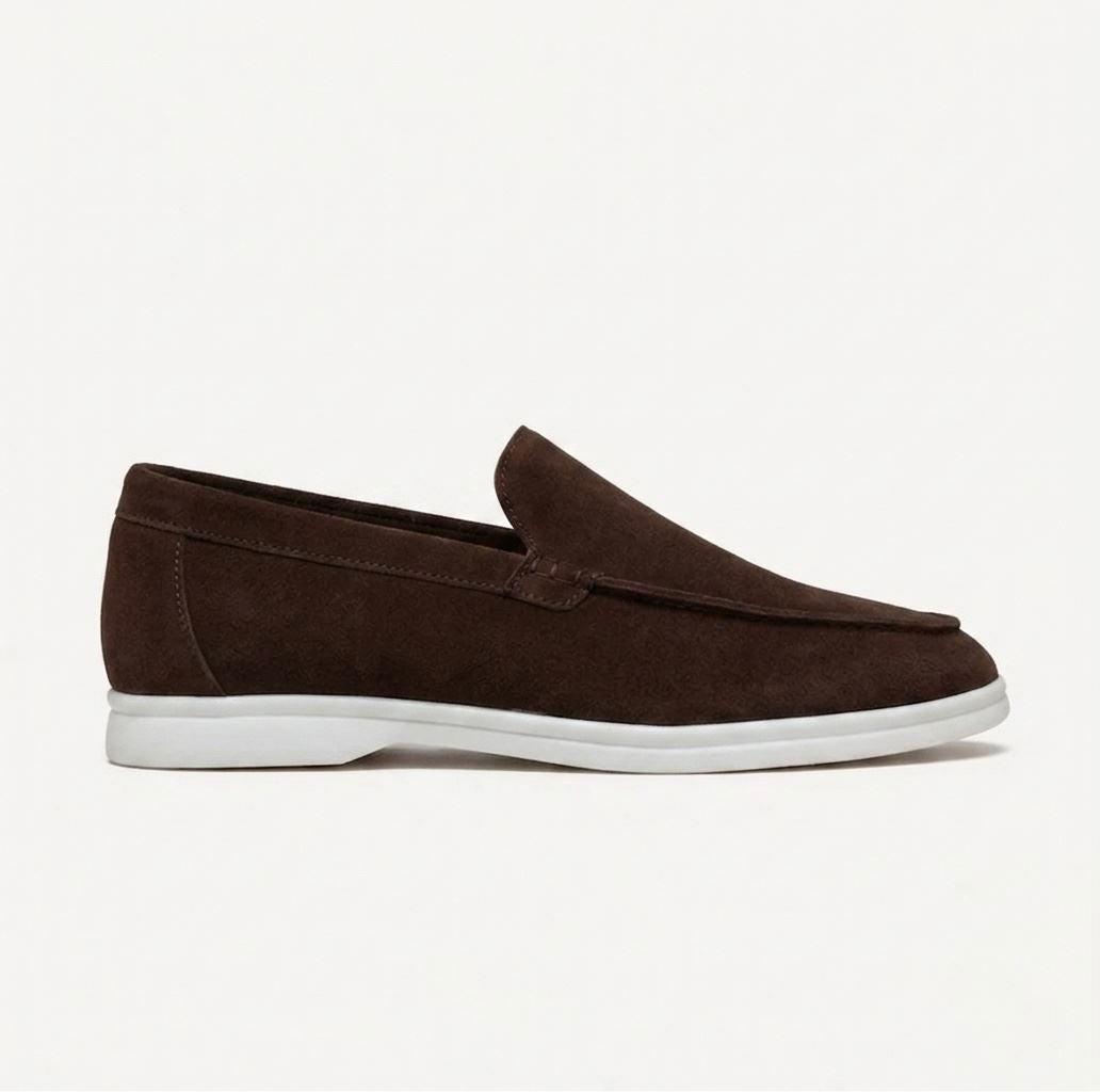 NÈRIN - Veloursleder Yacht Loafer. Für Männer, die kein Logo brauchen um zu wissen was sie tragen.