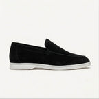 NÈRIN - Veloursleder Yacht Loafer. Für Männer, die kein Logo brauchen um zu wissen was sie tragen.