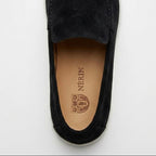 NÈRIN - Veloursleder Yacht Loafer. Für Männer, die kein Logo brauchen um zu wissen was sie tragen.